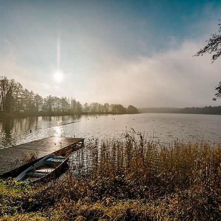 Luxus-See-Domizil Mit Sauna, Kamin Und Boot-130 Qm Fuer 6 Personen Krakow am See Luaran gambar