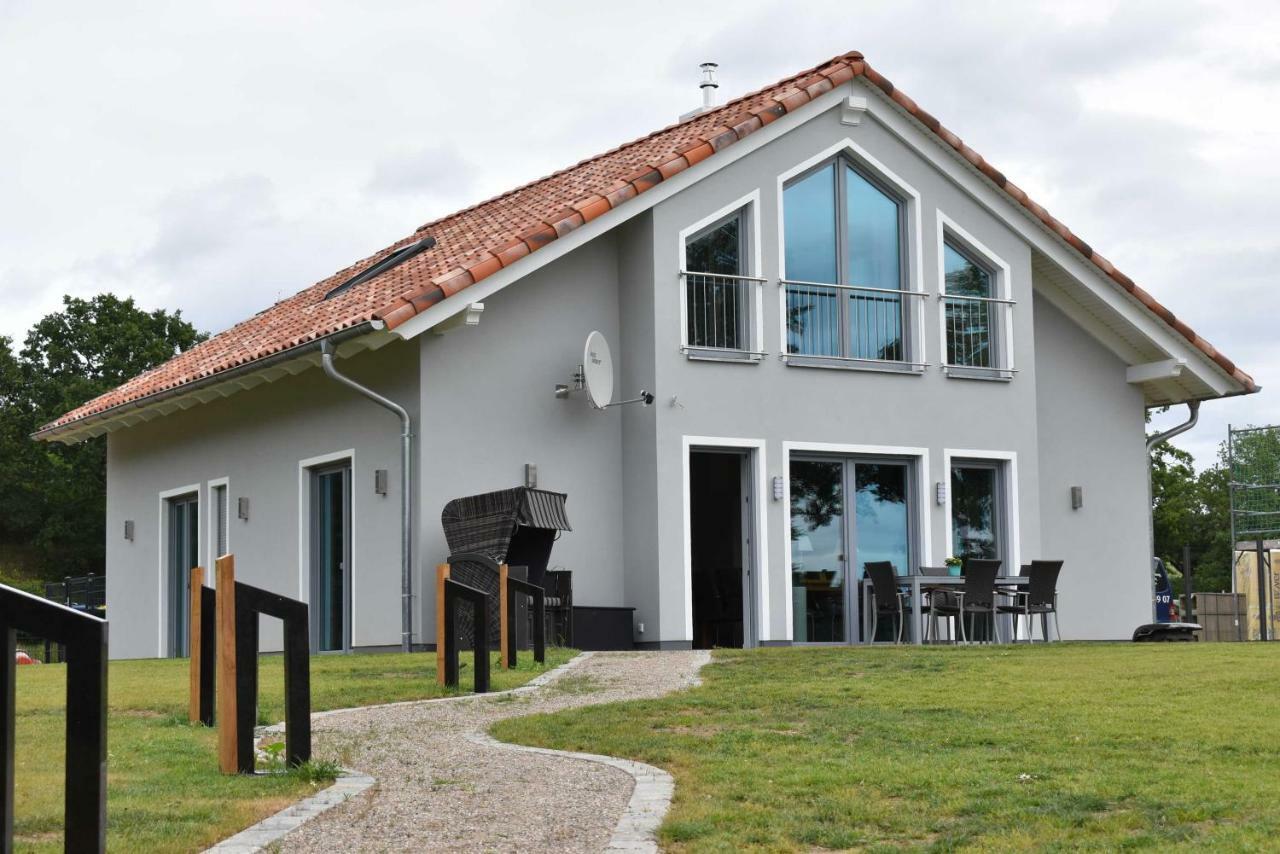 Luxus-See-Domizil Mit Sauna, Kamin Und Boot-130 Qm Fuer 6 Personen Krakow am See Luaran gambar